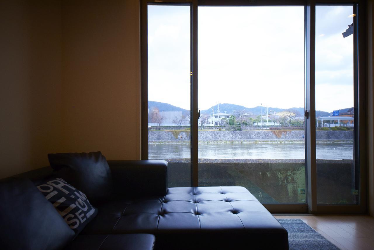 Вилла Kyoto River Side Modern House Экстерьер фото